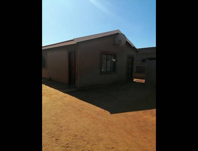 2 BEDROOM HOUSE FOR SALE IN SOSHANGUVE SOUTH